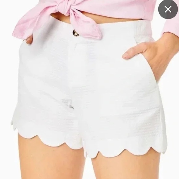 Lilly Pulitzer Cream Scalloped Shorts Size 0 - Picture 1 of 4
